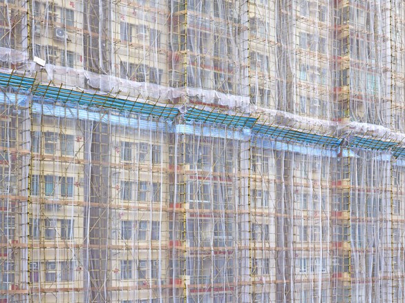Những tòa nhà bọc ‘kén’ đầy mê hoặc của Hong Kong - Ảnh 3. Những tòa nhà bọc ‘kén’ đầy mê hoặc của Hong Kong - Ảnh 3.