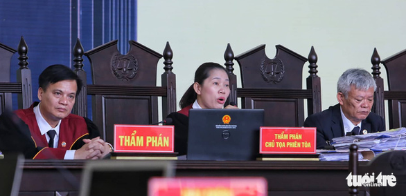 Bị cáo Nguyễn Thanh Hóa phản cung, không nhận bảo kê đánh bạc - Ảnh 3. Bị cáo Nguyễn Thanh Hóa phản cung, không nhận bảo kê đánh bạc - Ảnh 3.