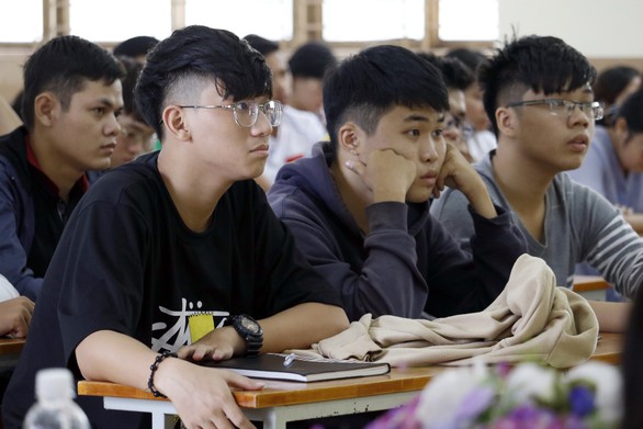 Khi sinh viên năm nhất bối rối giảng đường - Ảnh 1. Khi sinh viên năm nhất bối rối giảng đường - Ảnh 1.