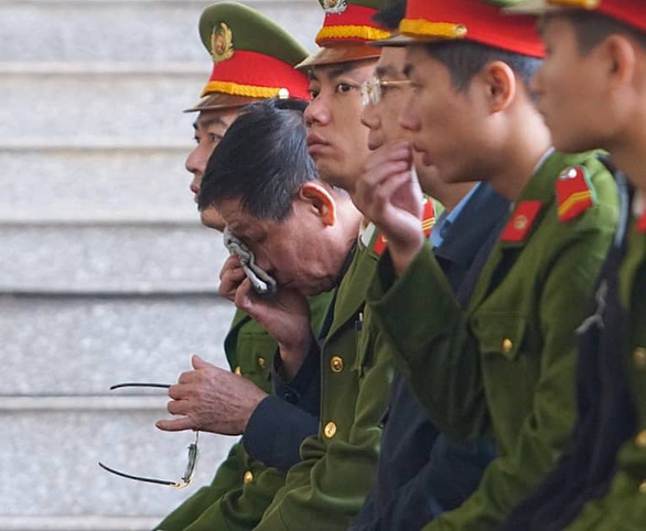 Cựu trung tướng Phan Văn Vĩnh: Lỗi đến đâu xin chịu đến đó - Ảnh 3. Cựu trung tướng Phan Văn Vĩnh: Lỗi đến đâu xin chịu đến đó - Ảnh 3.