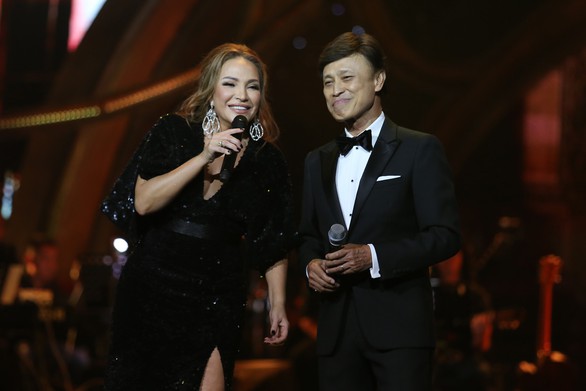 Hát sai, Mỹ Tâm và Hà Anh Tuấn xin hát lại - Ảnh 4. Hát sai, Mỹ Tâm và Hà Anh Tuấn xin hát lại - Ảnh 4.