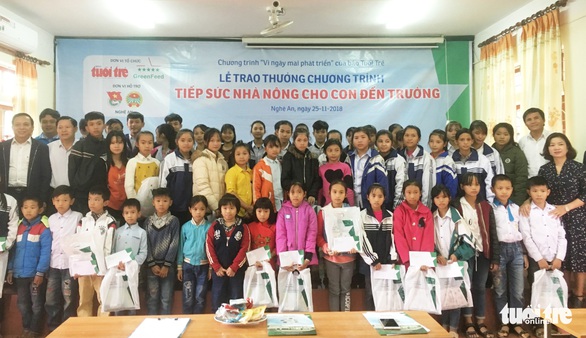 Trao thưởng Tiếp sức con nhà nông đến trường tại Nghệ An - Ảnh 6. Trao thưởng Tiếp sức con nhà nông đến trường tại Nghệ An - Ảnh 6.