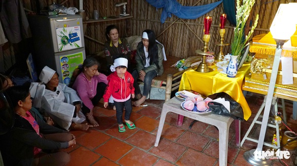 Khơi nước ruộng rau chạy bão, cha chết bỏ lại 3 con nhỏ - Ảnh 1. Khơi nước ruộng rau chạy bão, cha chết bỏ lại 3 con nhỏ - Ảnh 1.