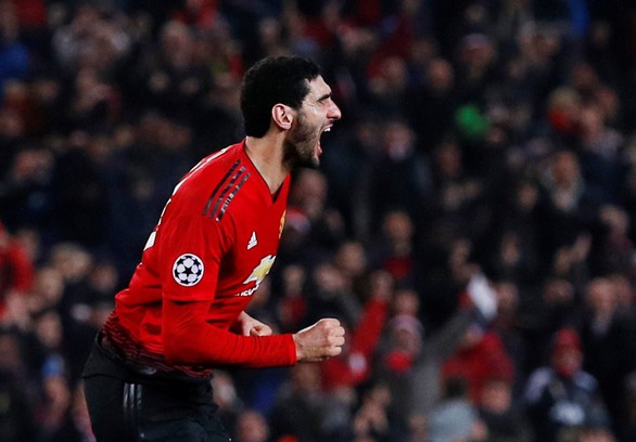 MU đoạt vé đi tiếp nhờ bàn thắng gây tranh cãi của Fellaini - Ảnh 1. MU đoạt vé đi tiếp nhờ bàn thắng gây tranh cãi của Fellaini - Ảnh 1.