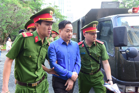 Vũ nhôm hứa trong 1 tháng trả hết tiền cho ông Trần Phương Bình - Ảnh 1. Vũ nhôm hứa trong 1 tháng trả hết tiền cho ông Trần Phương Bình - Ảnh 1.