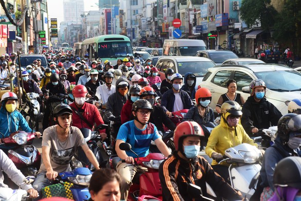 Kẹt cứng nút giao thông đài liệt sĩ, Bình Thạnh - Ảnh 4. Kẹt cứng nút giao thông đài liệt sĩ, Bình Thạnh - Ảnh 4.