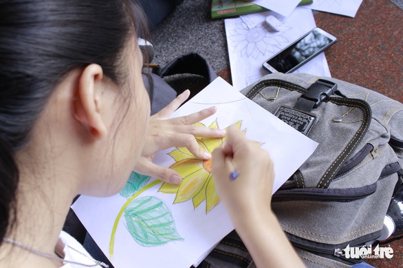 Mời bạn tiếp tục tặng hoa hướng dương cho bệnh nhi ung thư - Ảnh 3. Mời bạn tiếp tục tặng hoa hướng dương cho bệnh nhi ung thư - Ảnh 3.