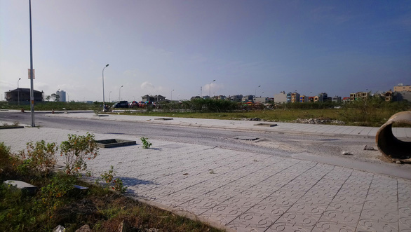 Bắt hai nghi phạm lừa bán đất, chiếm hơn 60 tỉ đồng - Ảnh 1. Bắt hai nghi phạm lừa bán đất, chiếm hơn 60 tỉ đồng - Ảnh 1.