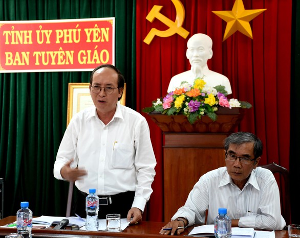 Phú Yên kiểm tra toàn diện dự án bít lối, dân leo tường ra biển - Ảnh 1. Phú Yên kiểm tra toàn diện dự án bít lối, dân leo tường ra biển - Ảnh 1.