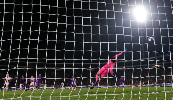 Thua sốc CLB của Serbia, Liverpool tự gây khó ở Champions League - Ảnh 3. Thua sốc CLB của Serbia, Liverpool tự gây khó ở Champions League - Ảnh 3.