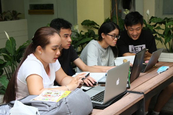 Các trường đại học dành hàng chục tỉ đồng hỗ trợ sinh viên trong dịch - Ảnh 1. Các trường đại học dành hàng chục tỉ đồng hỗ trợ sinh viên trong dịch - Ảnh 1.