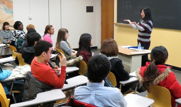Nên học tiếng Hàn ở trung tâm hay trường cao đẳng, đại học? - Ảnh 2. Nên học tiếng Hàn ở trung tâm hay trường cao đẳng, đại học? - Ảnh 2.