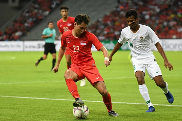 Singapore thắng sát nút Indonesia trong trận cầu đầy căng thẳng - Ảnh 1. Singapore thắng sát nút Indonesia trong trận cầu đầy căng thẳng - Ảnh 1.