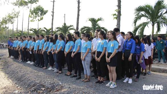 Hãy yêu nhau đi vang lên bên phần mộ Lê Thanh Thúy - Ảnh 5. Hãy yêu nhau đi vang lên bên phần mộ Lê Thanh Thúy - Ảnh 5.