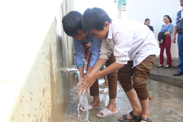 Sẻ chia nước sạch đến với học sinh Sơn La - Ảnh 6. Sẻ chia nước sạch đến với học sinh Sơn La - Ảnh 6.