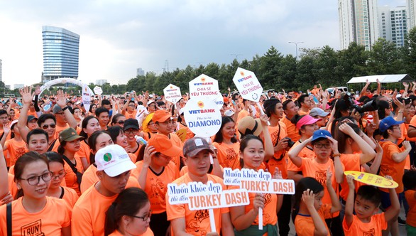 Vietbank đồng hành cùng chương trình đi bộ từ thiện Turkey Dash 2018 - Ảnh 1. Vietbank đồng hành cùng chương trình đi bộ từ thiện Turkey Dash 2018 - Ảnh 1.