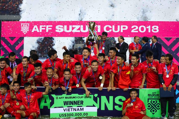 Đội tuyển Việt Nam đã được thưởng 25 tỉ đồng tiền mặt - Ảnh 1. Đội tuyển Việt Nam đã được thưởng 25 tỉ đồng tiền mặt - Ảnh 1.