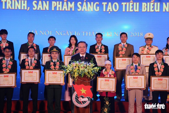 Trao thưởng 28 sản phẩm, công trình sáng tạo trẻ năm 2018 - Ảnh 2. Trao thưởng 28 sản phẩm, công trình sáng tạo trẻ năm 2018 - Ảnh 2.