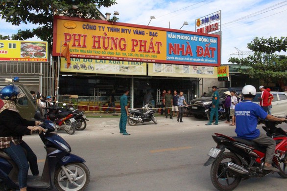 Nữ quái một mình cướp tiệm vàng bị bắt tại Bình Dương - Ảnh 1. Nữ quái một mình cướp tiệm vàng bị bắt tại Bình Dương - Ảnh 1.