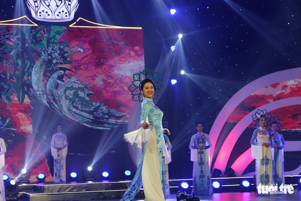 Nữ sinh trường Luật đăng quang hoa khôi sinh viên Việt Nam - Ảnh 4. Nữ sinh trường Luật đăng quang hoa khôi sinh viên Việt Nam - Ảnh 4.
