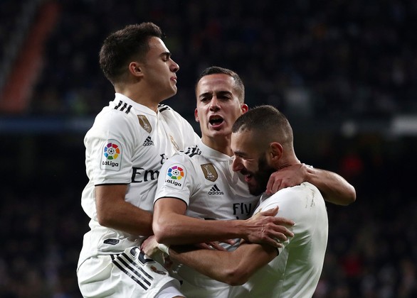 Thắng may Valencia, Real Madrid vươn lên thứ 5 - Ảnh 2. Thắng may Valencia, Real Madrid vươn lên thứ 5 - Ảnh 2.