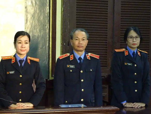 Tòa tuyên Trần Phương Bình chung thân, Vũ nhôm 17 năm tù - Ảnh 3. Tòa tuyên Trần Phương Bình chung thân, Vũ nhôm 17 năm tù - Ảnh 3.