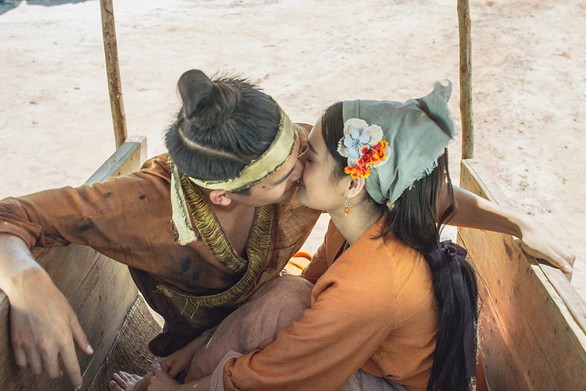 Trấn Thành khoe bạo trong trailer Trạng Quỳnh - Ảnh 3. Trấn Thành khoe bạo trong trailer Trạng Quỳnh - Ảnh 3.