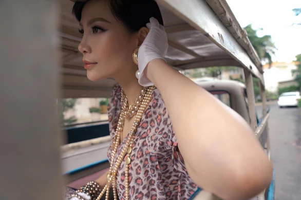 Hút hồn theo Màu mắt nhung của Võ Việt Chung - Ảnh 10. Hút hồn theo Màu mắt nhung của Võ Việt Chung - Ảnh 10.