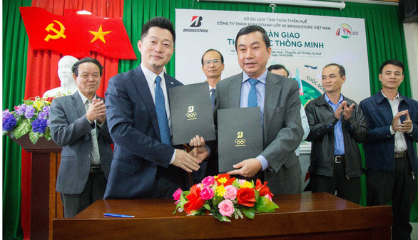Bridgestone Việt Nam tặng 20 thùng rác thông minh cho thành phố Huế - Ảnh 1.