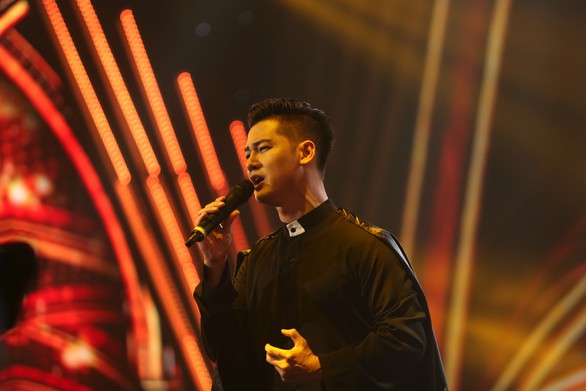 Mỹ Tâm, Hồ Ngọc Hà, Thu Phương lộng lẫy trong Chào 2019 - Ảnh 11. Mỹ Tâm, Hồ Ngọc Hà, Thu Phương lộng lẫy trong Chào 2019 - Ảnh 11.