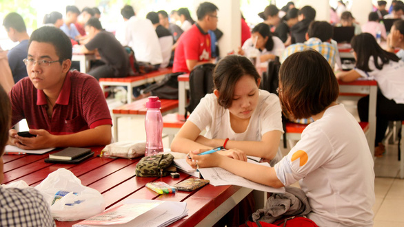 Cấp sinh hoạt phí cũng không thu hút được học sinh giỏi vào sư phạm - Ảnh 1. Cấp sinh hoạt phí cũng không thu hút được học sinh giỏi vào sư phạm - Ảnh 1.