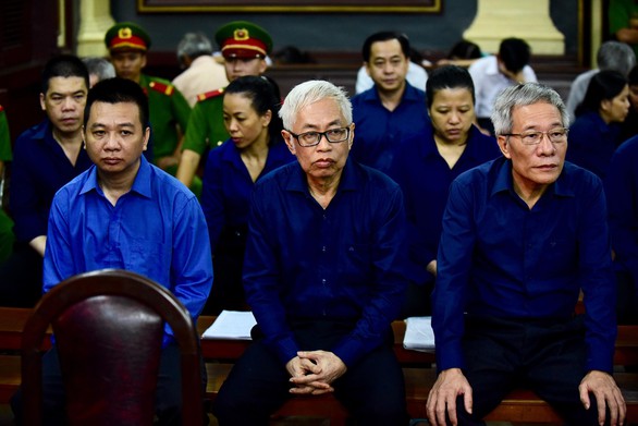 Ông Trần Phương Bình ân hận vì suốt 10 năm che giấu sai phạm - Ảnh 1. Ông Trần Phương Bình ân hận vì suốt 10 năm che giấu sai phạm - Ảnh 1.