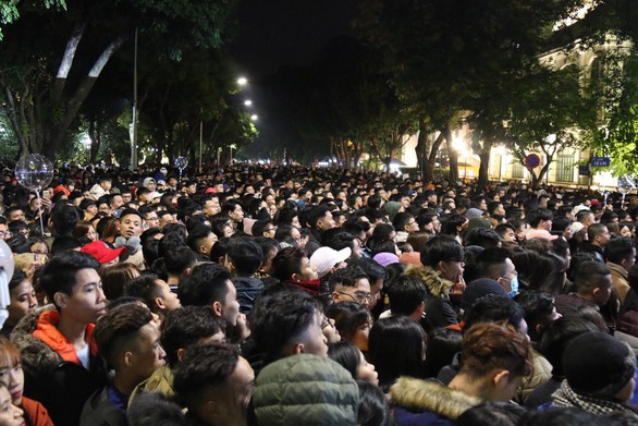 Cả nước rực rỡ đêm pháo hoa, Việt Nam chào năm mới 2019! - Ảnh 2. Cả nước rực rỡ đêm pháo hoa, Việt Nam chào năm mới 2019! - Ảnh 2.