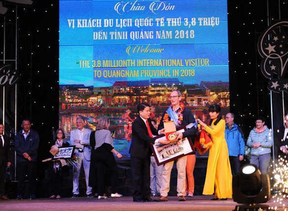 Cả nước rực rỡ đêm pháo hoa, Việt Nam chào năm mới 2019! - Ảnh 13. Cả nước rực rỡ đêm pháo hoa, Việt Nam chào năm mới 2019! - Ảnh 13.