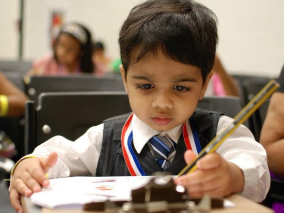 Akash Vukoti - thần đồng đánh vần đáng yêu gây sốt nước Mỹ - Ảnh 4. Akash Vukoti - thần đồng đánh vần đáng yêu gây sốt nước Mỹ - Ảnh 4.