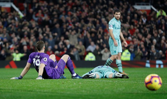 M.U hòa Arsenal trong trận cầu của những sai lầm - Ảnh 4. M.U hòa Arsenal trong trận cầu của những sai lầm - Ảnh 4.