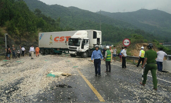 Vì sao tai nạn liên tục xảy ra trong hầm Hải Vân? - Ảnh 3. Vì sao tai nạn liên tục xảy ra trong hầm Hải Vân? - Ảnh 3.