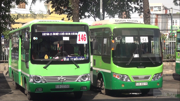 Chưa có hướng xử lý vụ xe buýt ngưng chạy do ngân hàng siết nợ - Ảnh 1. Chưa có hướng xử lý vụ xe buýt ngưng chạy do ngân hàng siết nợ - Ảnh 1.