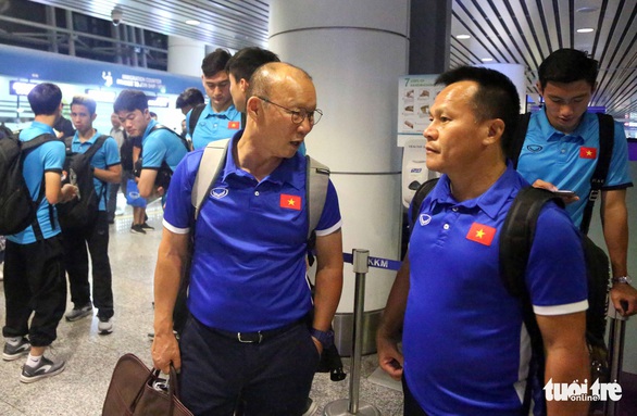 Tuyển Việt Nam đã đến Malaysia chuẩn bị trận chung kết AFF Cup - Ảnh 10. Tuyển Việt Nam đã đến Malaysia chuẩn bị trận chung kết AFF Cup - Ảnh 10.