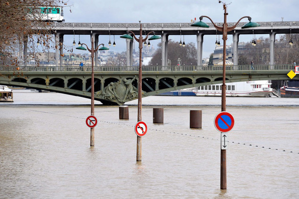 Du lịch Paris bị ảnh hưởng vì lũ sông Seine dâng 5,2m - Ảnh 2.