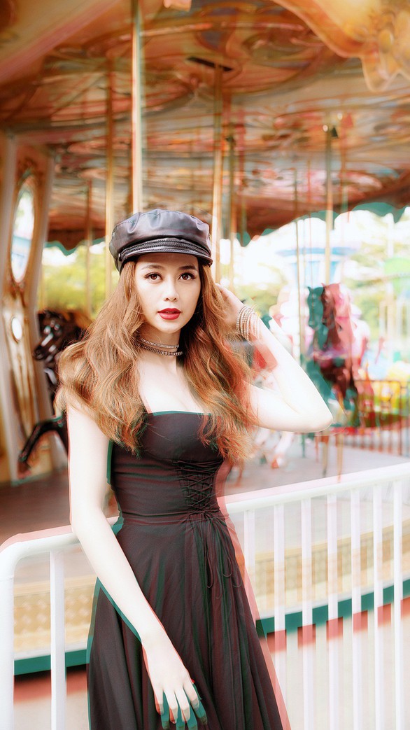 Thiều Bảo Trang hát nhạc xuân tự sáng tác: Xuân là để yêu - Ảnh 4. Thiều Bảo Trang hát nhạc xuân tự sáng tác: Xuân là để yêu - Ảnh 4.