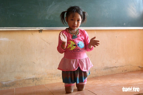 Tết này, Gống đã thôi đi nhờ đôi chân chị - Ảnh 4. Tết này, Gống đã thôi đi nhờ đôi chân chị - Ảnh 4.