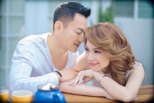 Thanh Thảo tình tứ cùng bạn đời trong album Valentine - Ảnh 3. Thanh Thảo tình tứ cùng bạn đời trong album Valentine - Ảnh 3.