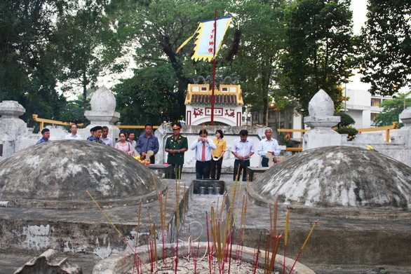 Tân Cảng Sài Gòn được nghỉ hai giờ trước khi làm hàng đầu năm - Ảnh 2. Tân Cảng Sài Gòn được nghỉ hai giờ trước khi làm hàng đầu năm - Ảnh 2.
