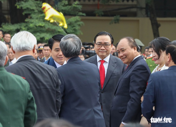 Người Hà Nội trẩy hội Gò Đống Đa trong thời tiết đẹp - Ảnh 1. Người Hà Nội trẩy hội Gò Đống Đa trong thời tiết đẹp - Ảnh 1.