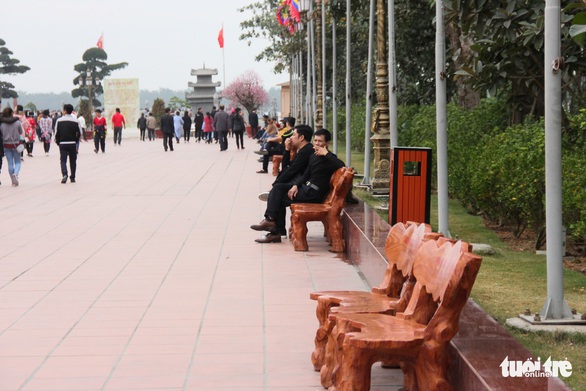 Bạch Đằng Giang hút khách vì không: thu phí, rác, kinh doanh - Ảnh 8. Bạch Đằng Giang hút khách vì không: thu phí, rác, kinh doanh - Ảnh 8.