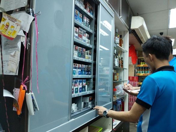 Buôn bán thuốc lá lậu ở Singapore, dính một lần là tàn đời - Ảnh 3. Buôn bán thuốc lá lậu ở Singapore, dính một lần là tàn đời - Ảnh 3.