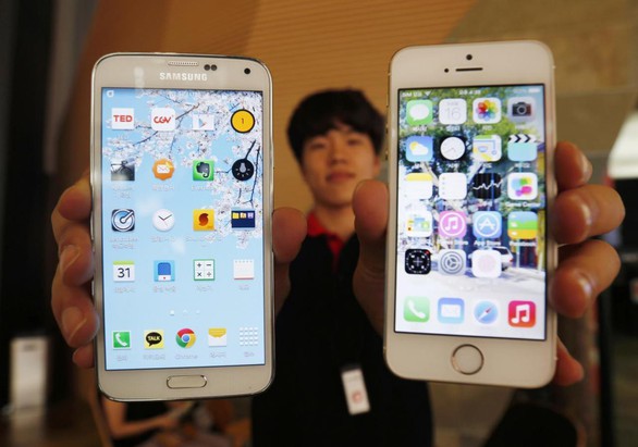 Quý 4-2017 Apple lại vượt Samsung về thị phần smartphone - Ảnh 1. Quý 4-2017 Apple lại vượt Samsung về thị phần smartphone - Ảnh 1.