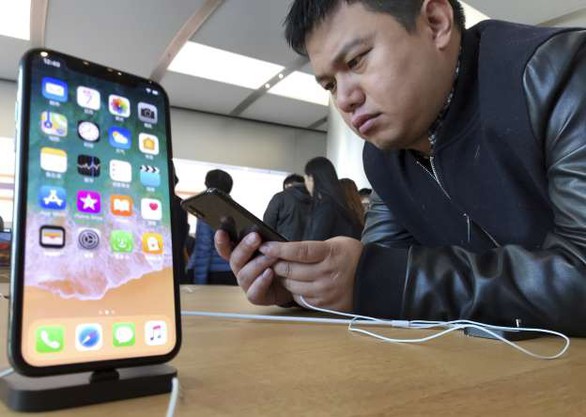 Smartphone đã chạm ngưỡng, Samsung và Apple sẽ làm gì tiếp đây? - Ảnh 1. Smartphone đã chạm ngưỡng, Samsung và Apple sẽ làm gì tiếp đây? - Ảnh 1.