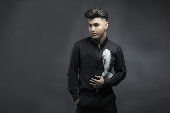Ưng Hoàng Phúc mời ông bầu cũ vào liveshow đầu tiên - Ảnh 5. Ưng Hoàng Phúc mời ông bầu cũ vào liveshow đầu tiên - Ảnh 5.